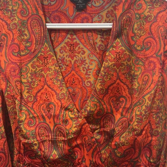 Marciano By Guess V-Neck Crop Top
NWT
Size 6 - Picture 2 of 6